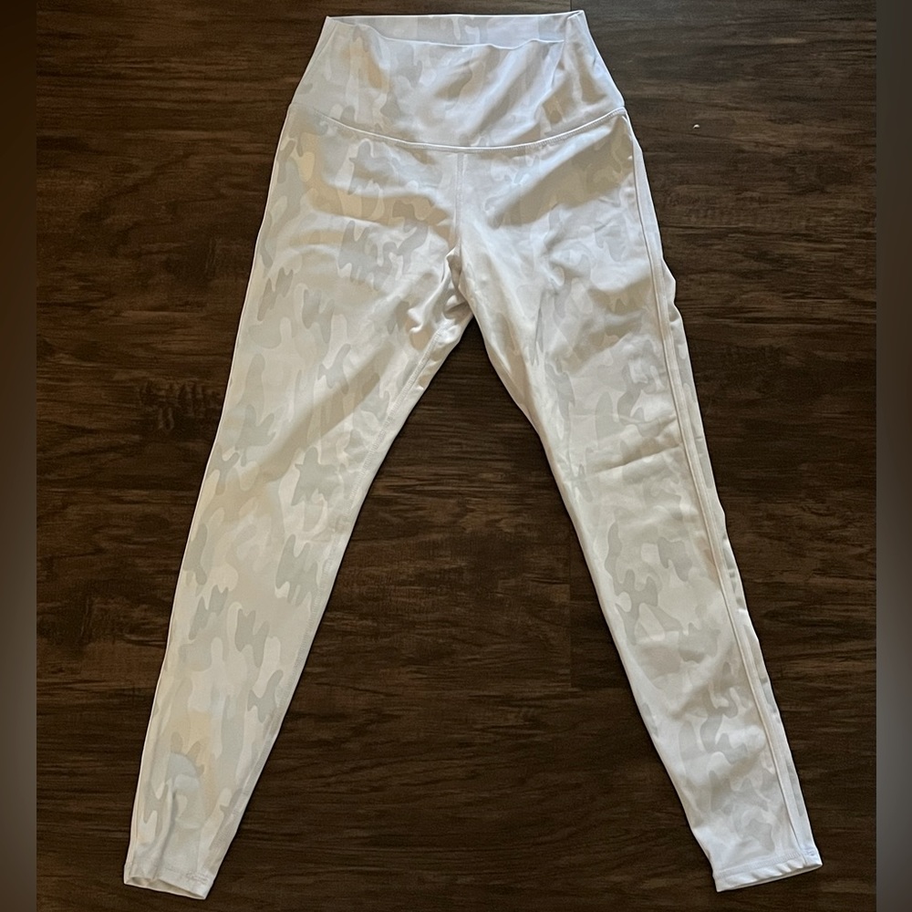 BuffBunny Snow Camo Leggings M